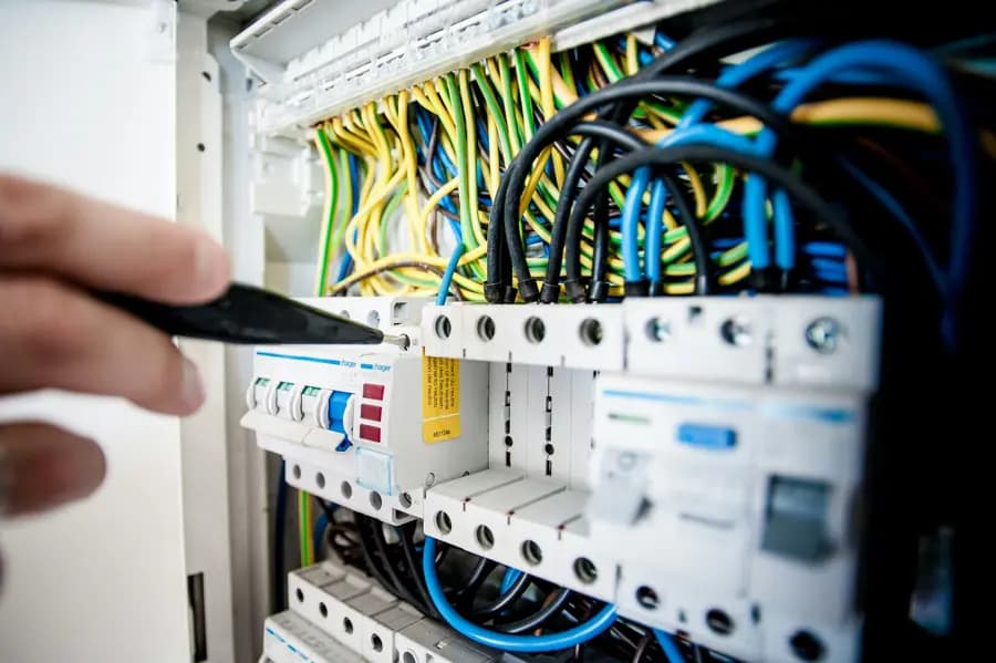 mechanical-electrical-engineering-courses