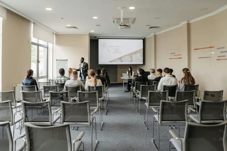 img_advertising-strategy-and-creative-development